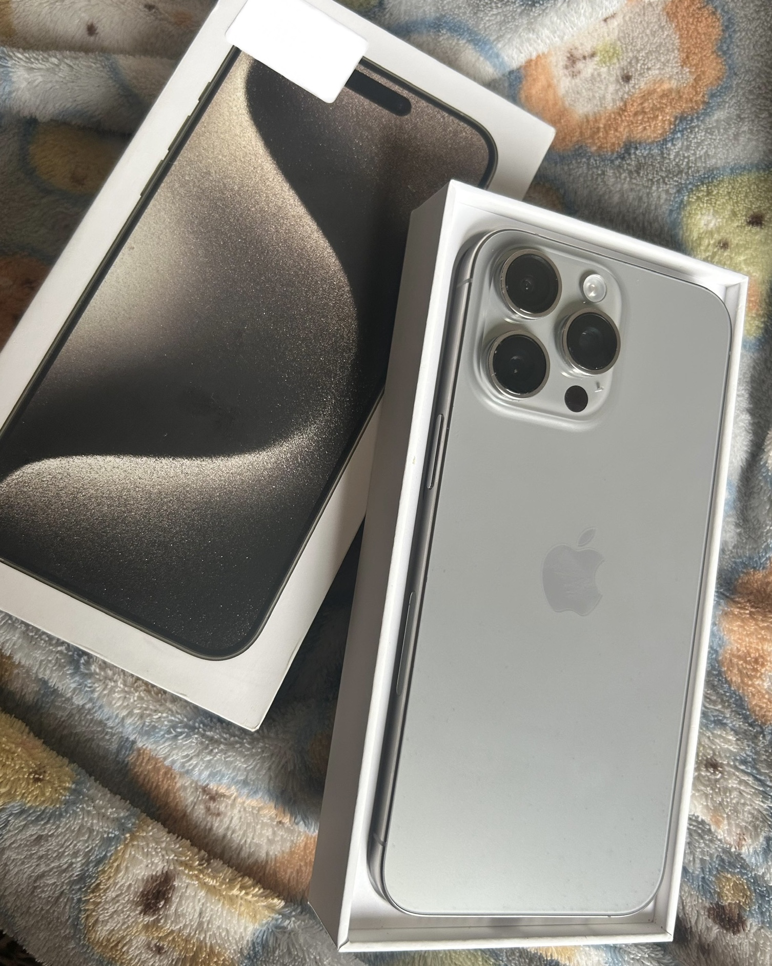 IPHONE 15 PRO OU R$3.600,00 NO PIX